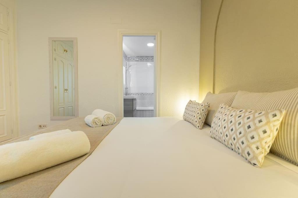 Triana Deluxe By Valcambre Lägenhet Sevilla Exteriör bild